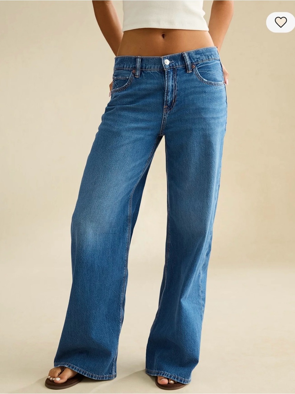 American Eagle Outfitters Wide-Leg Jeans in Medium Blue Wash